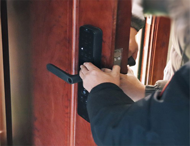 威远24小时上门开锁公司